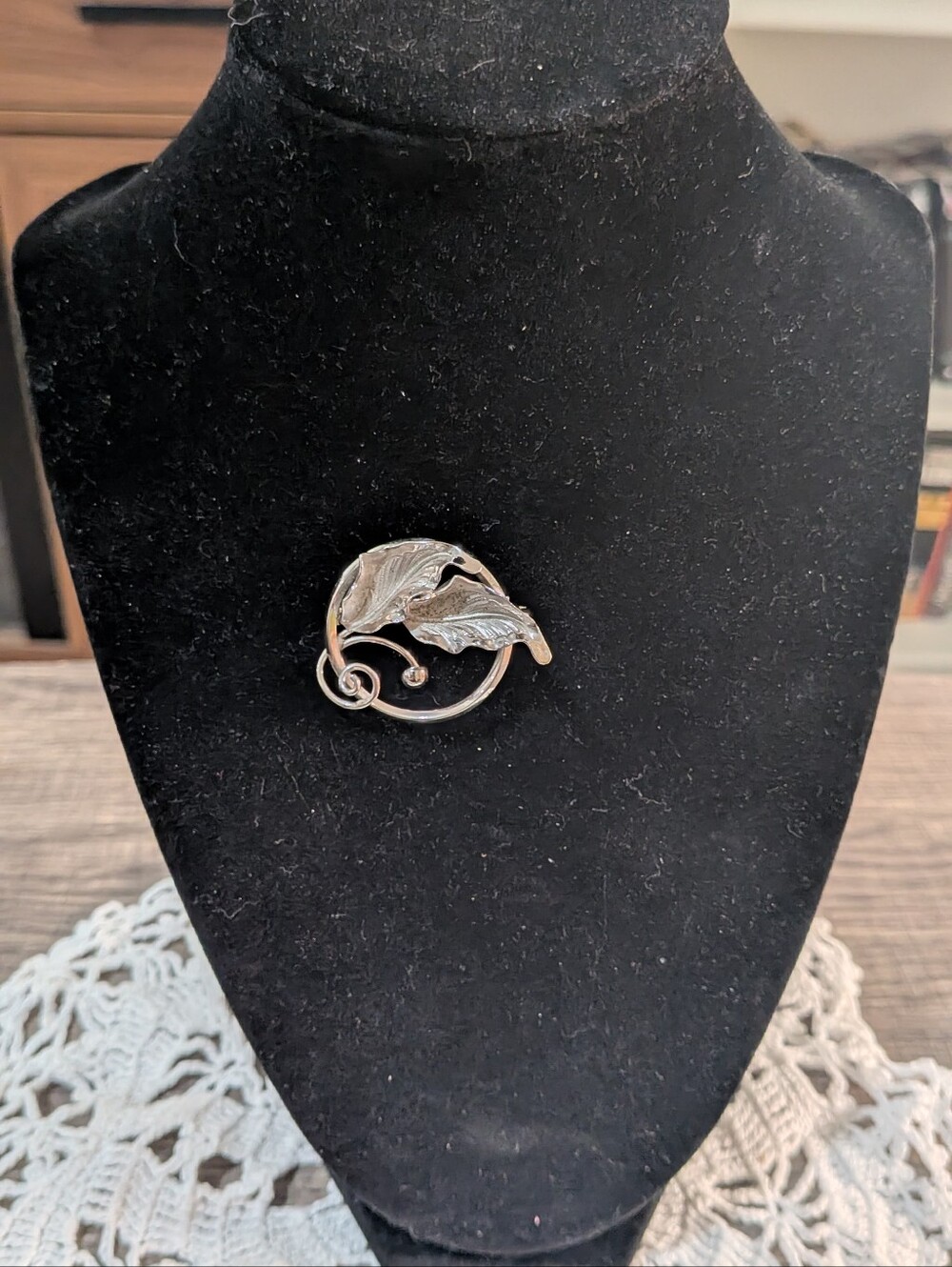 Vintage Charles Reis Company Silver Leaf Motif Brooch